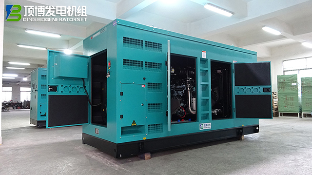 頂博柴油發(fā)電機(jī)組：企業(yè)工廠穩(wěn)定運(yùn)行的堅(jiān)實(shí)后盾，高效智能引領(lǐng)行業(yè)新篇章